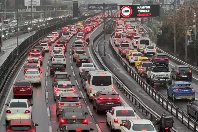 Büyük cezalar geliyor; Araç kullanırken telefonla konuşmak yasak!!!