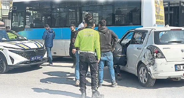 Doktor Uyuşturucu alarak trafiği birbirine kattı ve Kaza Yaptı
