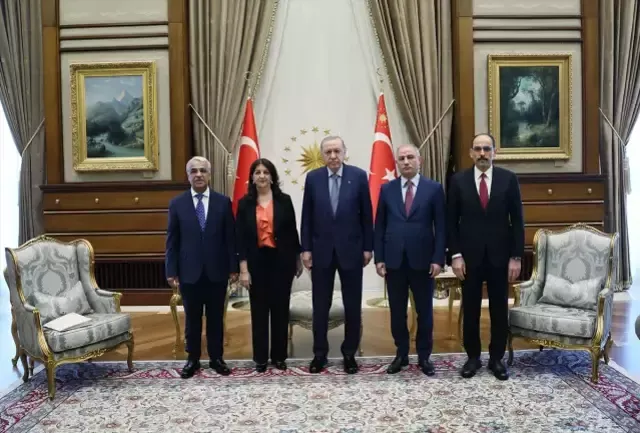 Cumhurbaşkanı Erdoğan, DEM Parti heyetini Külliye
