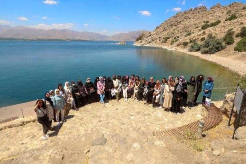 İpekyolu Belediyesi kadınları tarihi ve turistik mekanlarla buluşturuyor